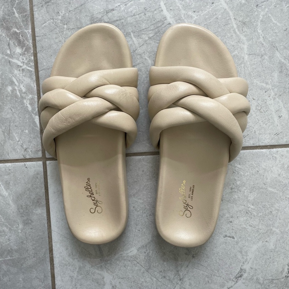 Seychelles low key sandal